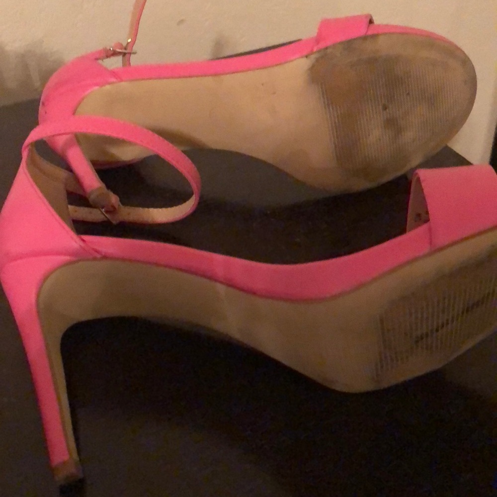 Heels - Picture 2 of 2